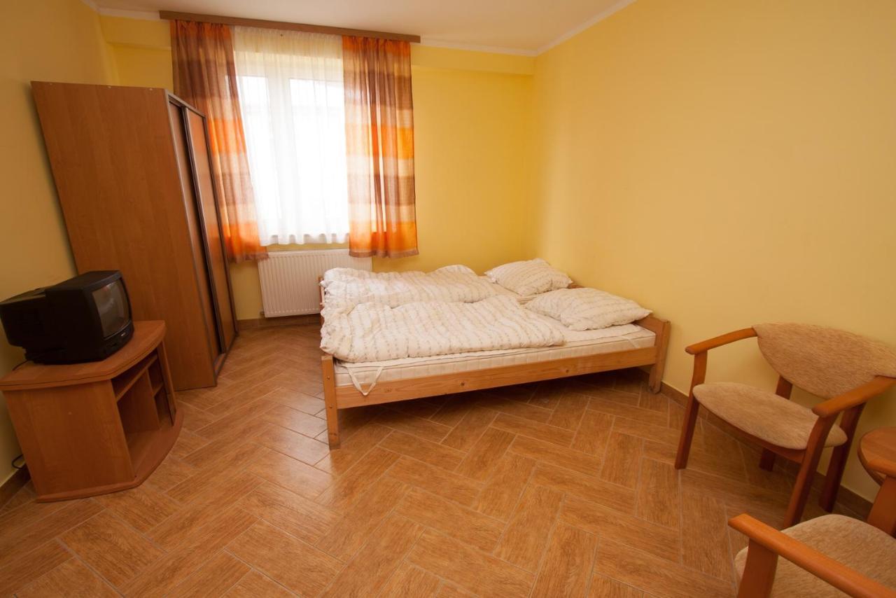 Dom Wczasowy Alka Dziwnow Exterior photo